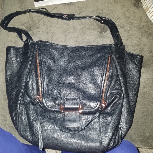 SOLD OUT

KoobaJonnie Leather Tote Bag - Picture 1 of 4